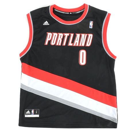 Damian Lillard Signed Jersey | EBTH