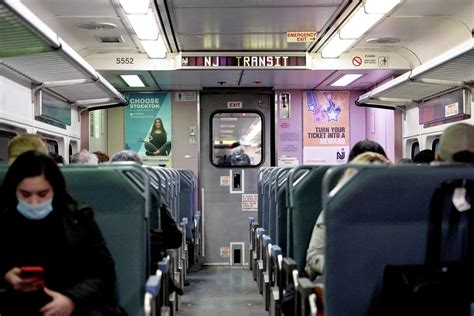 New Jersey Transit Ridership Grows as Workers Return to Office - Bloomberg