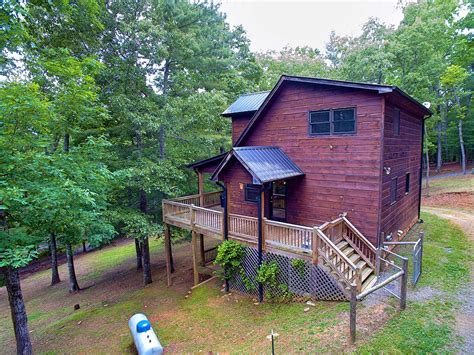 Pet-Friendly Cabin with Yard in Blue Ridge, Georgia