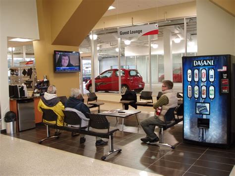 NORTH BAY TOYOTA OPENS NEW DEALERSHIP FACILITY | Toyota Canada