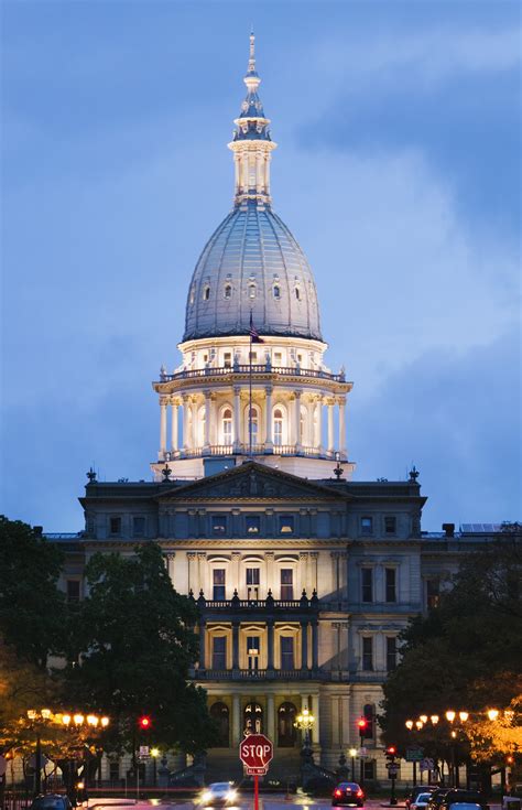 michigan-state-capitol - Michigan Pictures - Michigan - HISTORY.com