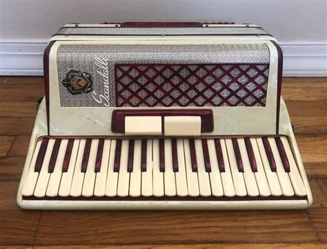 Vintage Scandalli Accordion Red and White No 381/225 41 - Etsy