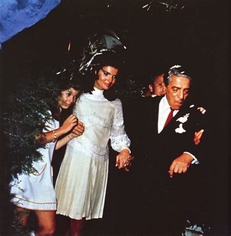 THE GIFT OF VALENTINO- Part 1 | Famosos, Jacqueline kennedy onassis ...