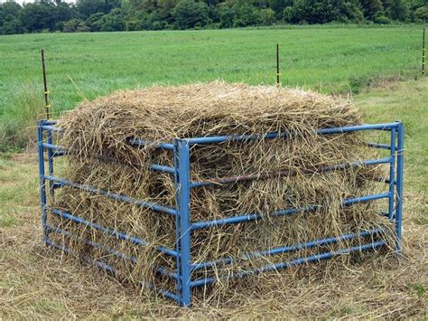 6 ' bale ring feeders - Yahoo Image Search Results | Pferdestall, Pferd ...