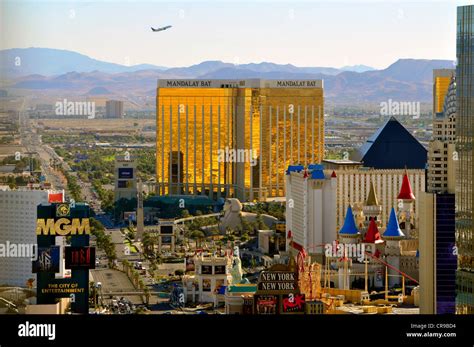 Las Vegas Nevada Skyline Airport Plane Strip Stock Photo - Alamy