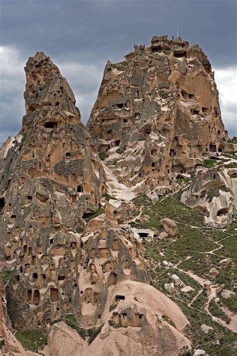 Turquie - Uçhisar Heat Damage, Caves, Geology, Archaeology, Mount Rushmore, Damaged, Buildings ...