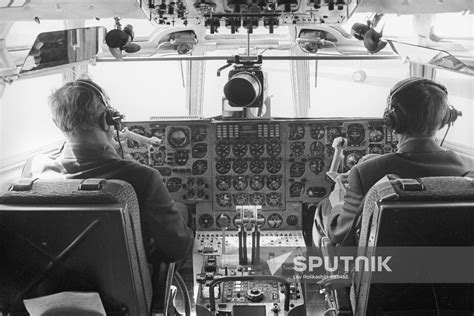 Cockpit of an Ilyushin Il-76 Candid strategic airlifter | Sputnik Mediabank