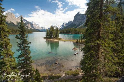 Maligne Lake Boat Tours & Spirit Island Tips | BanffandBeyond