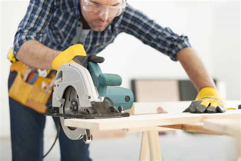 11 Tips for Using a Circular Saw like Pro