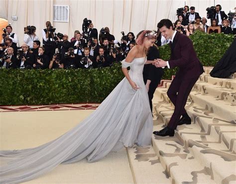 Shawn Mendes Sweetly Attended To Hailey Baldwin's Gown At The Met Gala | Hailey baldwin, Met ...