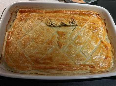 Leftover Turkey and Leek Puff Pastry Pie : r/FoodPorn