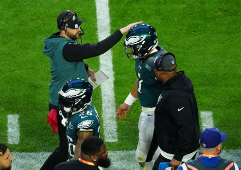 Eagles promote QB coach Brian Johnson to offensive…