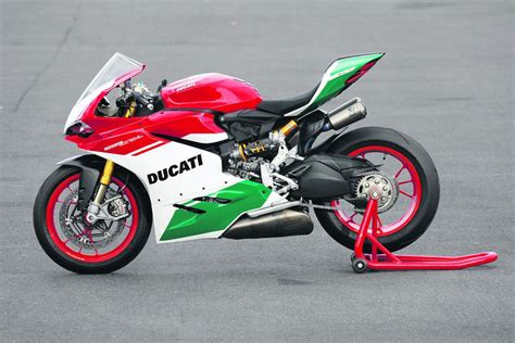 DUCATI 1299 PANIGALE R Final Edition (2017-on) Review