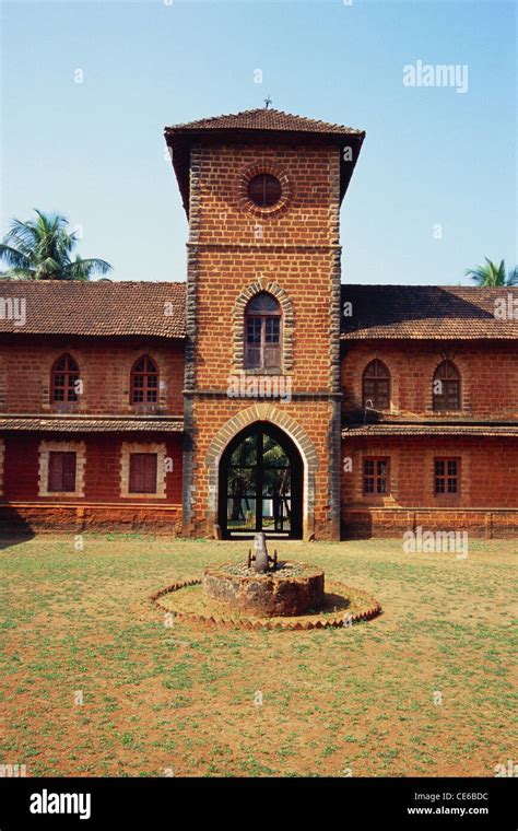 Sawantwadi Palace ; Royal Palace built by King Khem Sawant Bhosle ; Tourist attraction ...