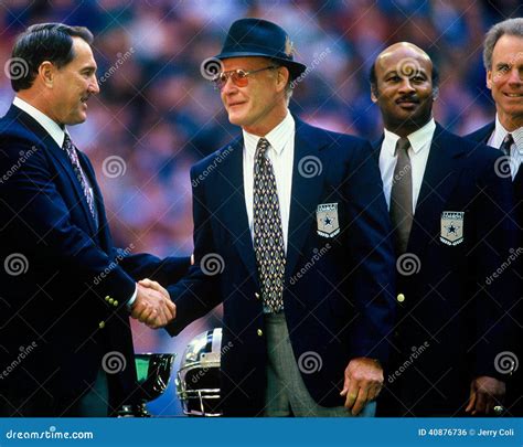 Tom Landry Dallas Cowboys editorial photo. Image of league - 40876736