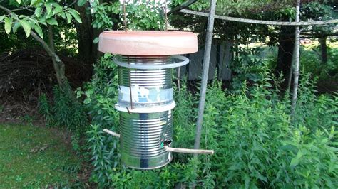 Diy Squirrel Proof Bird Feeder Youtube / DIY Squirrel Proof Bird Feeder | Squirrel proof bird ...