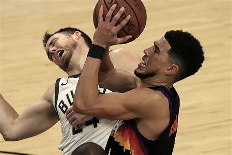 Devin Booker leads Suns over Bucks in Game 2 of NBA Finals - UPI.com