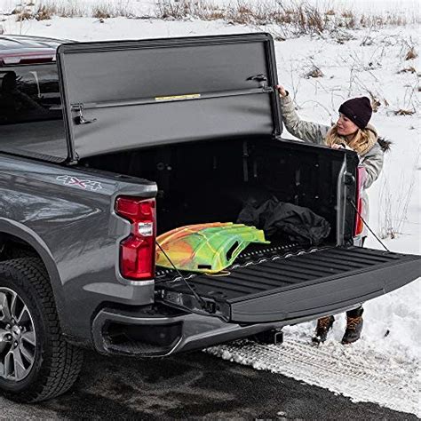 Gator ETX Soft Tri-Fold Truck Bed Tonneau Cover | 59701 | Fits 2020 - 2023 Jeep Gladiator (JT) w ...