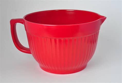 Yumi Nature+ Red Batter Bowl with Handle - PaperlessKitchen.com