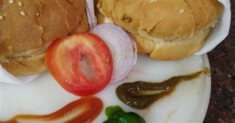 Veg cheese burger Recipe by Vandana Mishra - Cookpad