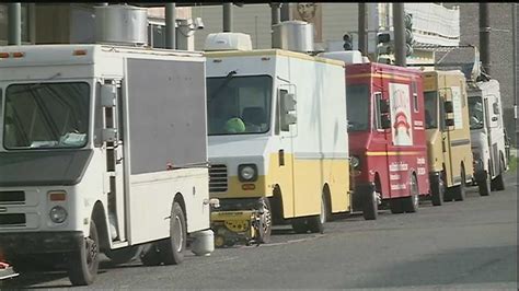 New Orleans food trucks get green light to park in more places