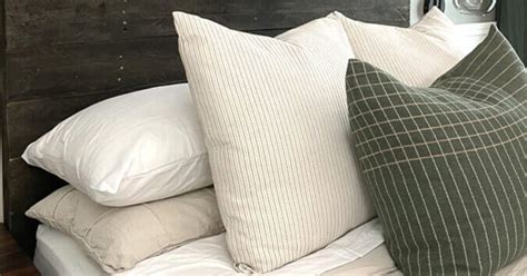 How to Fluff a Pillow Perfectly Every Time - My Homier Home