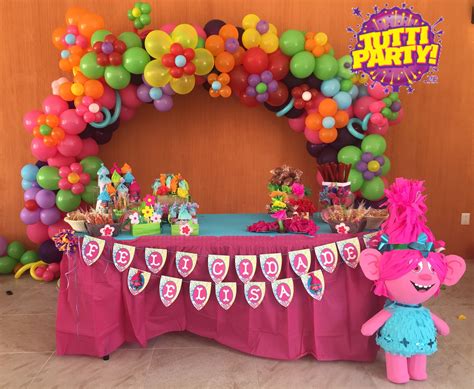 Trolls Party decorations, trolls arch balloons ideas, Trolls Party ...