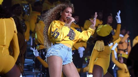 Beyonce fan nails the singer's Coachella choreography in viral video ...