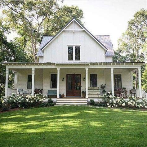 27+ Old Farmhouse Exterior Ideas | lesespecies