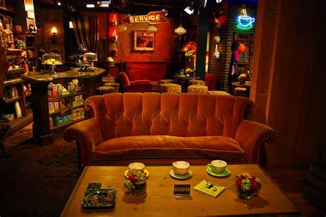 Warner Bros. Studios - Set from the american sitcom Friends by ...