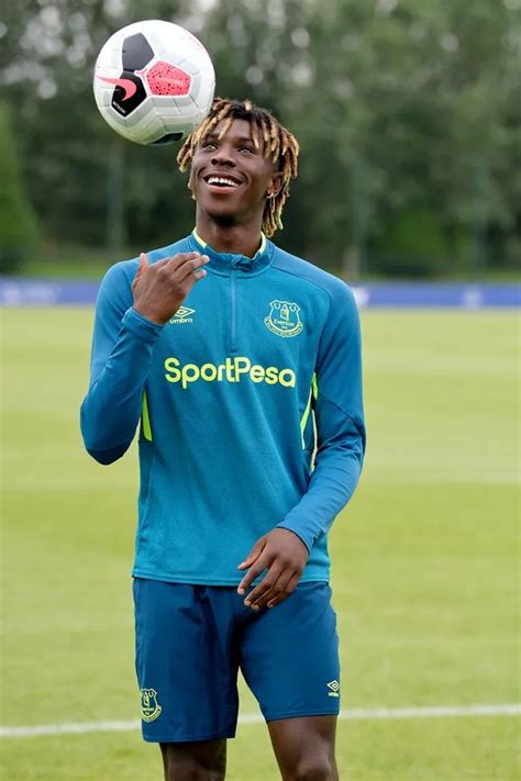 Moise Kean on the Everton banner and stance against racism Blues fans ...