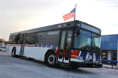 Metro Debuts New MetroBus Vehicles - Metrostlouis.org Site | Metro ...