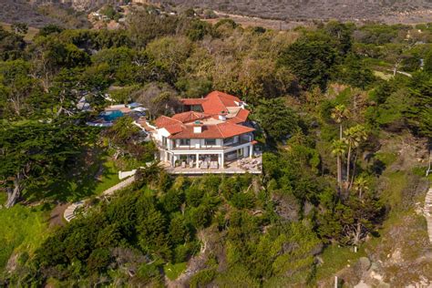 Kim Kardashian Buys $70 Million Malibu Beach House: Pictures | In Touch ...