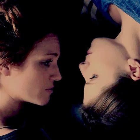 Beca and Chloe thought they would kiss | Beca