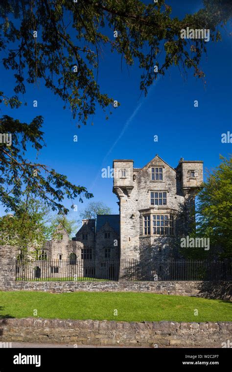 Ireland, County Donegal, Donegal Town, Donegal Castle Stock Photo - Alamy