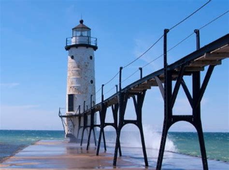 Manistee North Pierhead Lighthouse | Michigan