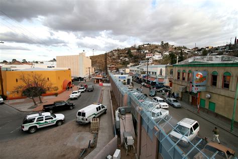 Archivo:Mexican-American border at Nogales.jpg - Wikipedia, la ...