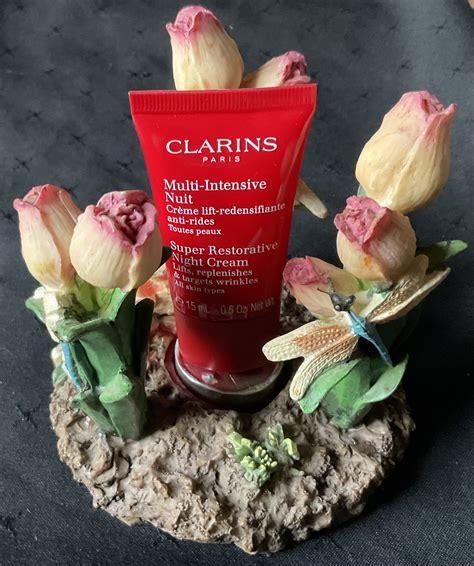 Clarins Super Restorative Night Cream reviews in Anti-Aging Night Cream ...