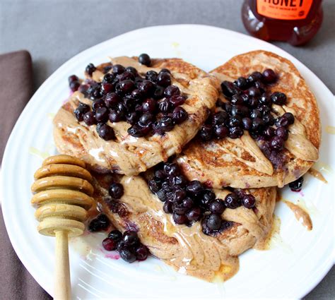 The Easiest Fluffiest Pancakes – Kelly Jones Nutrition