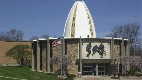 Pro Football Hall of Fame in Canton, Ohio | Expedia.ca