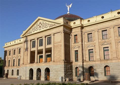 Walking Arizona: The Arizona State Capitol