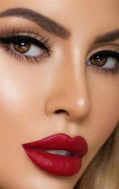 Pin by Hettiën on Alluring lips | Red lips makeup look, Red lip makeup, Beautiful lips