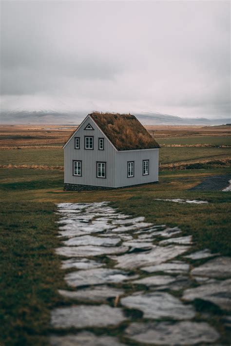 House At Green Field · Free Stock Photo