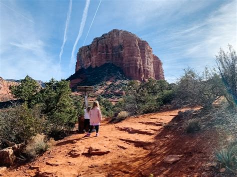 A Complete Guide to Hiking Bell Rock in Sedona - CS Ginger Travel