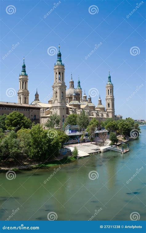 Saragossa Cathedral and River Ebro Stock Photo - Image of cathedral, history: 27211238