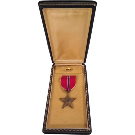 Bronze Star Medal, Ribbon Bar and Lapel pin in Original Presentation from partingmoments on Ruby ...