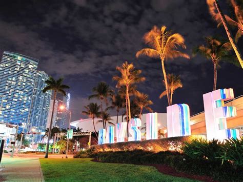 15 Best Things To Do in Downtown Miami - Florida Travel Inspiration