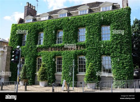 Old Bridge Hotel , Huntingdon, Cambridgeshire Stock Photo - Alamy