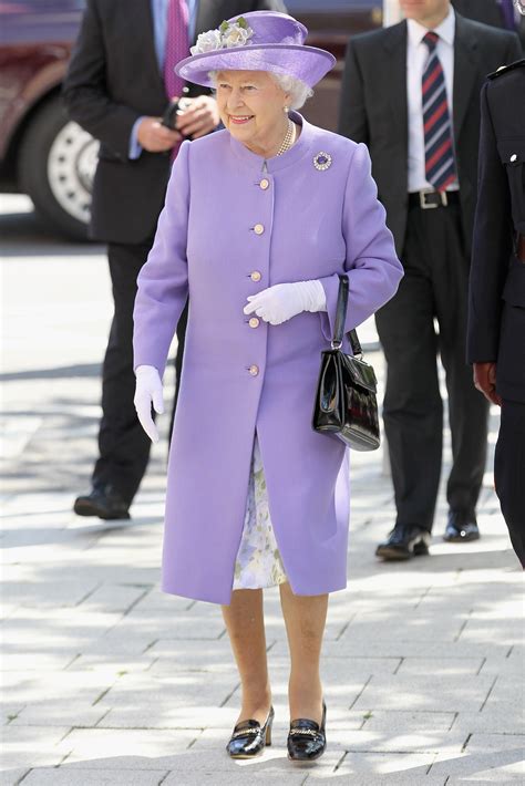 How Queen Elizabeth II’s Style Shaped the World - The New York Times