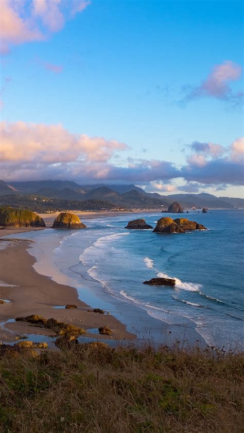 Crescent Beach in Ecola State Park, Oregon, USA | Windows 10 Spotlight Images